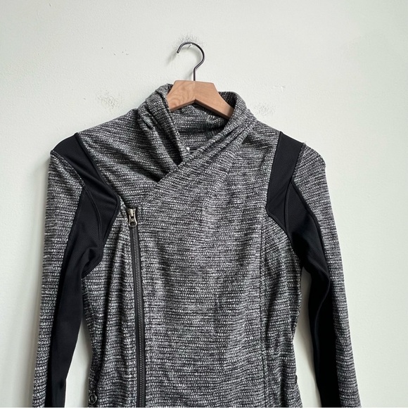 Lululemon Women’s Bhakti Yoga Jacket Size 4 Zip up Pockets Coco Pique  / Black - Picture 8 of 16